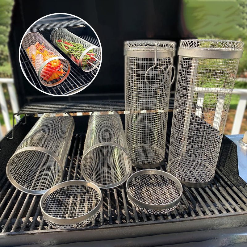 Ronde barbecuemanden met openingen en deksels op een grill