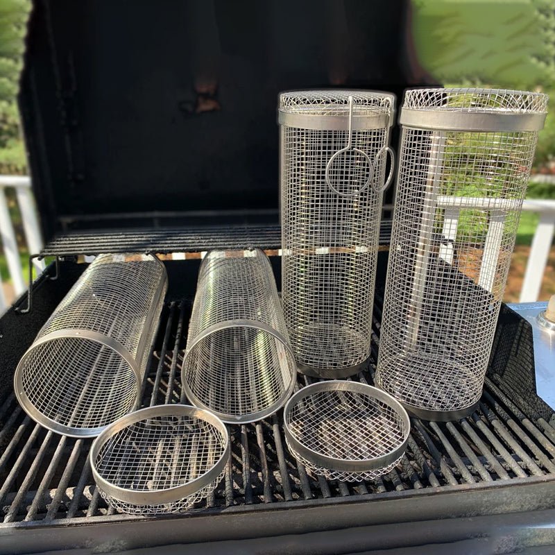 Verschillende ronde barbecuemanden rechtop en liggend op een grill