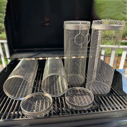 Verschillende ronde barbecuemanden rechtop en liggend op een grill