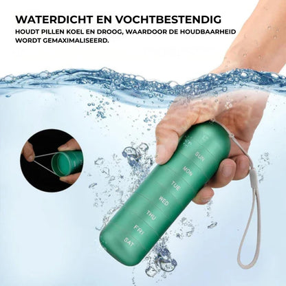 Groen pillendoosje bij water met afsluitingsillustratie