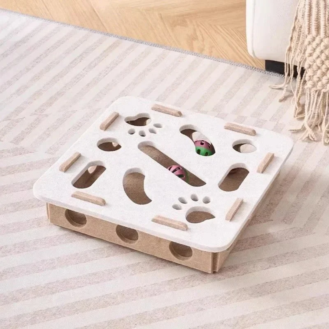 Witte vierkante kattenspeelbox van vilt